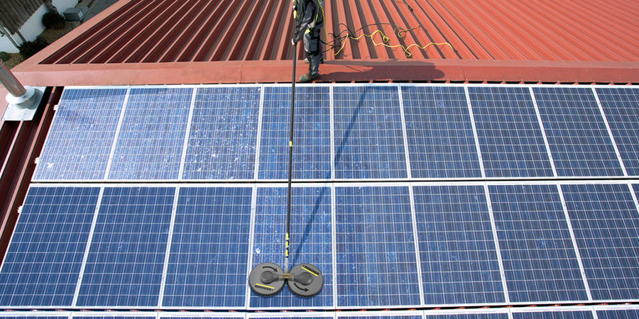 Zonnepanelen reinigen met Kärcher